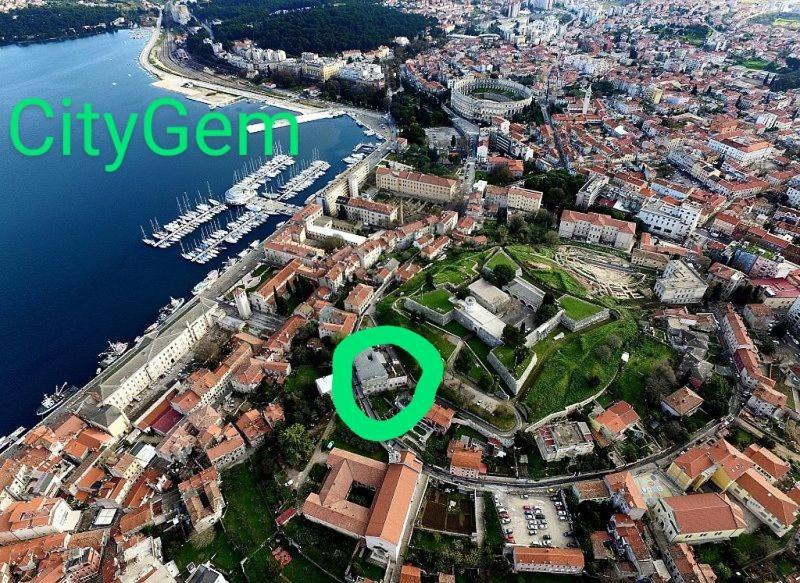 Citygem - Just Perfect For Two Apartment Pula Bagian luar foto